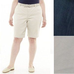 Women's Shorts Gloria Vanderbilt Belted Bermuda size 24W NEW